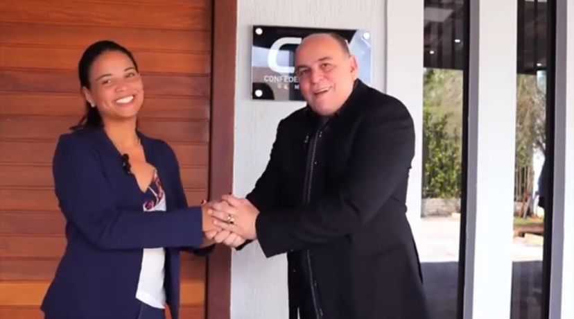 Bruno Cecchini em encontro com Aline, presidente da Associação Comercial de Buriti, discutindo novas oportunidades econômicas com a chegada da CNMI.